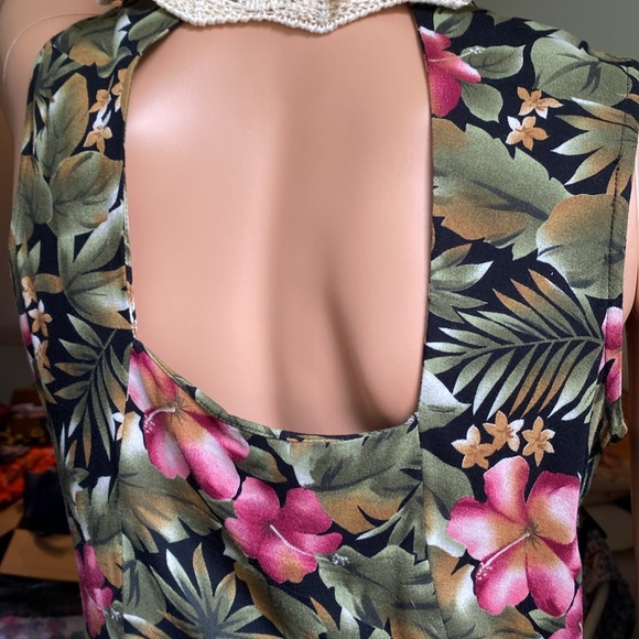 SLEEVELESS DRESS BUTTON DOWN FLORAL PRINT DRESS BY ERIKA PS - Picture 6 of 9